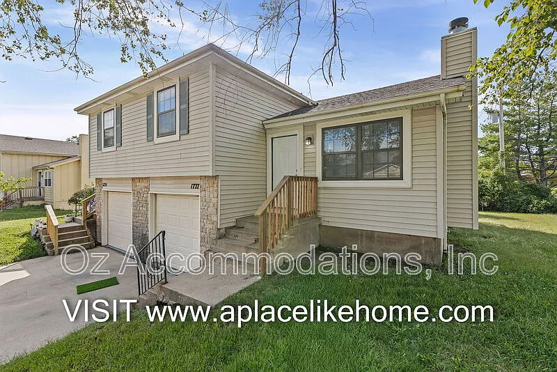 3 bed, 2.0 bath, 1400 sqft, $1,650 — Photo 2