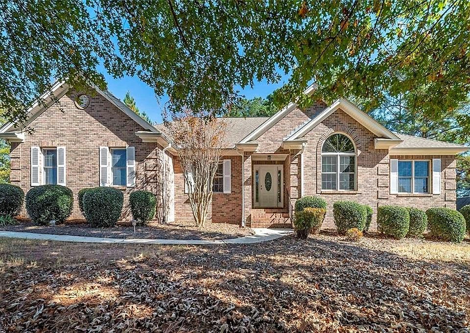 1st image of 151 Courts Of Hampton