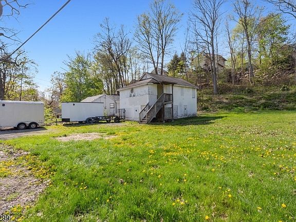 2nd image of 19 Dunham Rd