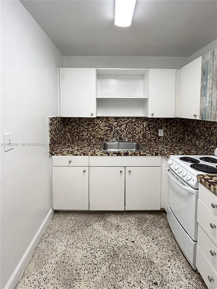 Building Photo - 699 NE 86th St #2