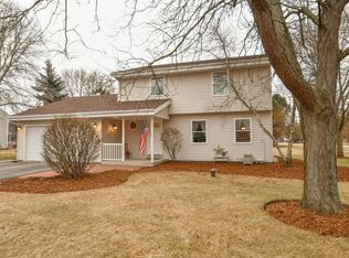 W275S2146 Kame Terrace Ct N, Waukesha, WI 53188