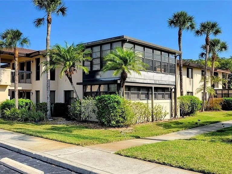 1064 Villa Dr #C203 — Photo 2