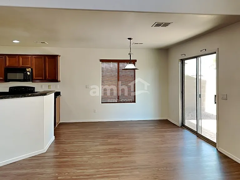 1497 E Magnum Rd — Photo 5