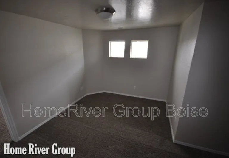 4265 S Overhill Way — Photo 8
