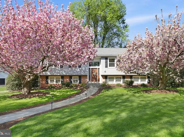 10106 Nadine Dr, Vienna, VA 22181