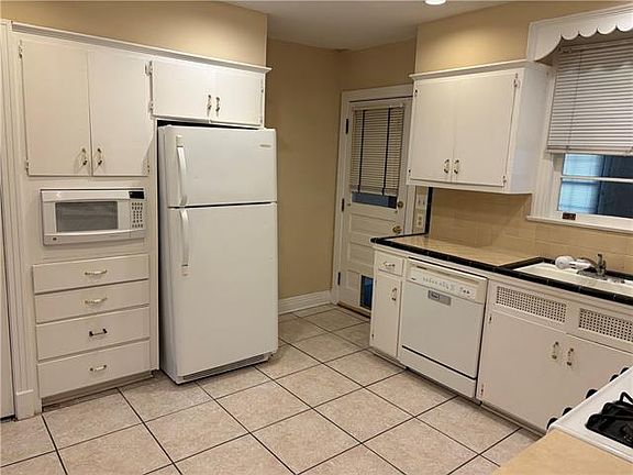 5th image of 210 E William David Pkwy