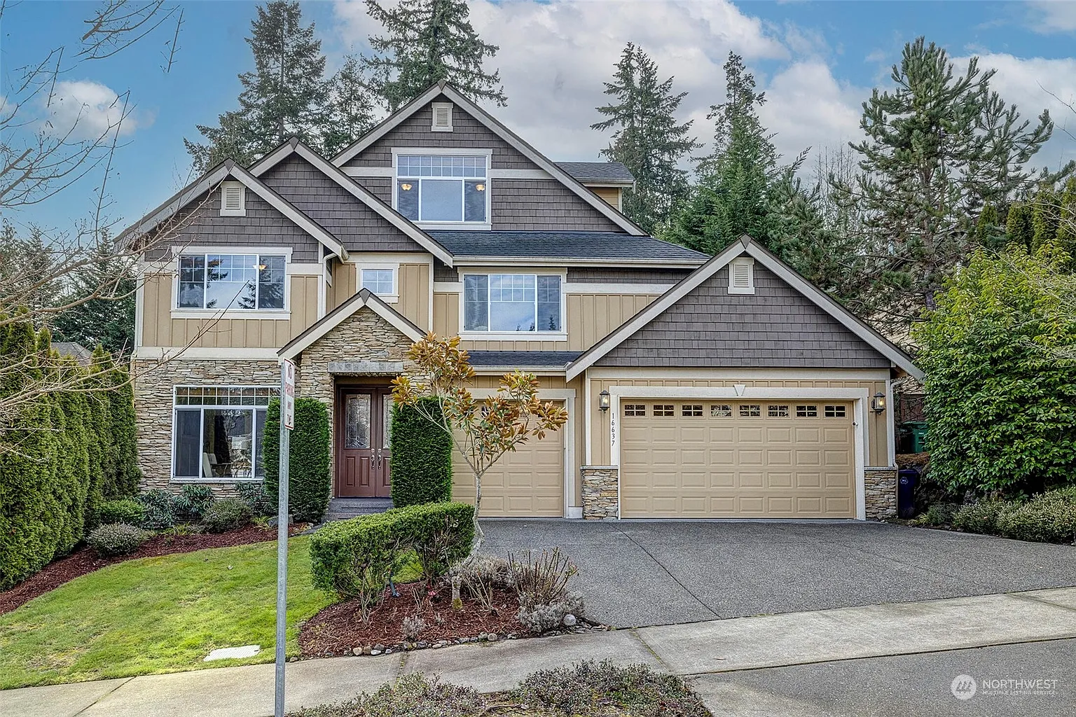 16637 NE 40th Court photo 1