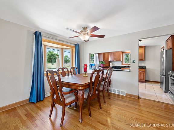 4th image of 602 E Emerson Ave