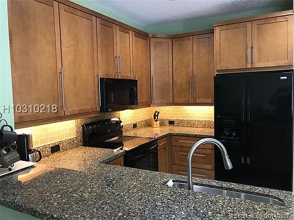 5th image of 652 Sand Creek Cir