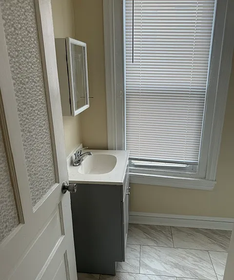 2521 W Dakota St — Photo 11