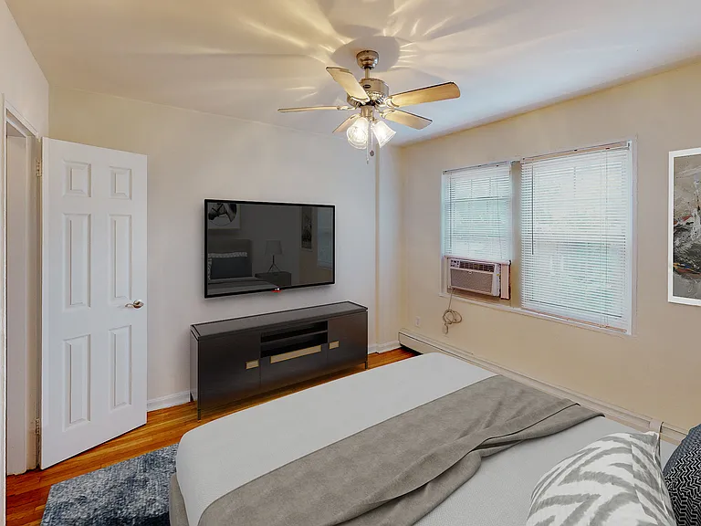 Alpha House — Photo 7