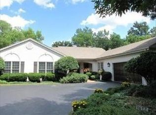 1677 Clendenin Ln, Riverwoods, IL 60015