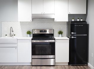 5486 Lighthouse Ln #B, Burke, VA 22015