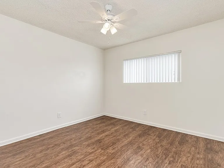 Canyon Drive Apartment Homes — Photo 18