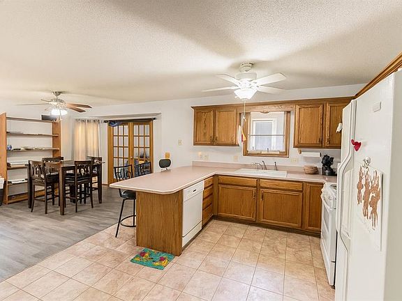 3rd image of 2805 Hennessey Ct