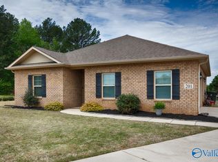 201 Dinner Tree Sq, Huntsville, AL 35811