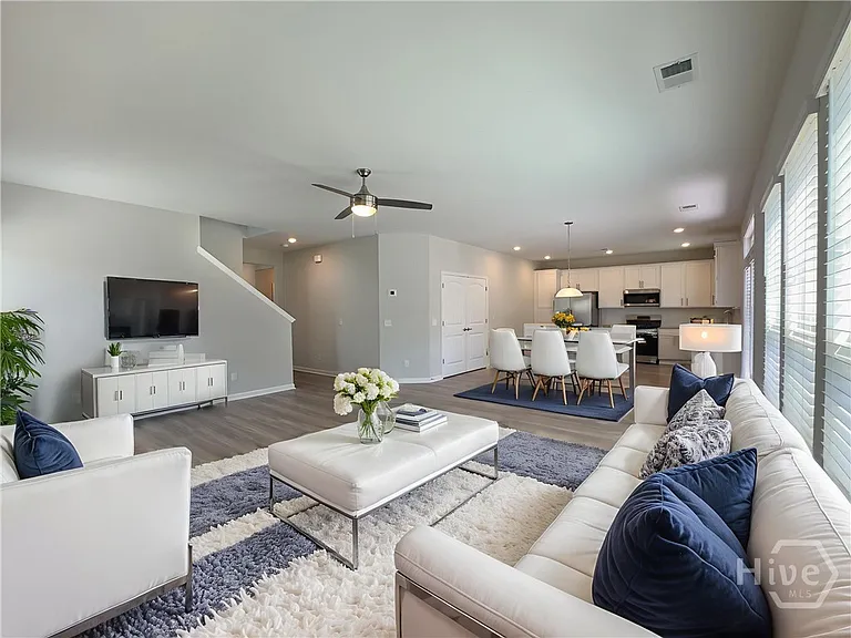 115 Melody Dr — Photo 2