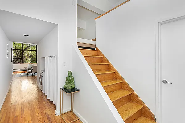 Sold by Compass | media 7