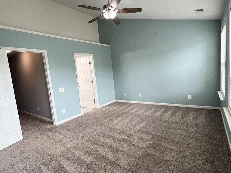 22464 Maison Carree Sq — Photo 10