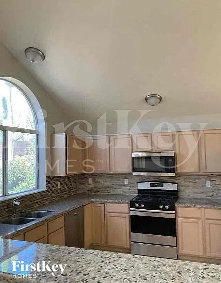 11335 N Silver Pheasant Loop — Photo 4