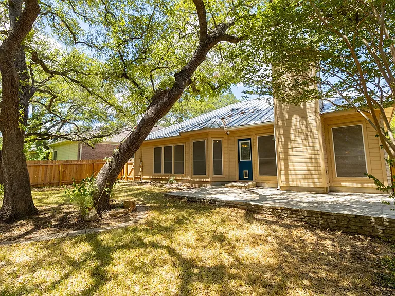 8209 Forest Heights Ln — Photo 33