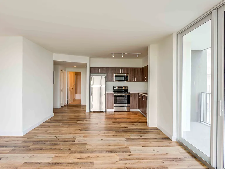 Riverview One Apartments — Photo 5