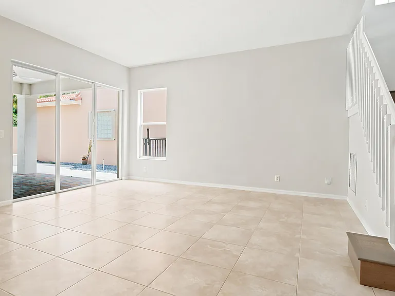 207 Isle Verde Way — Photo 9