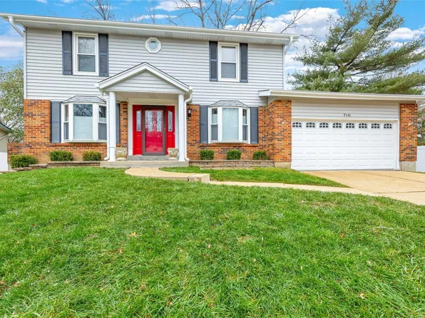 710 Windingpath Ln, Ballwin, MO 63021