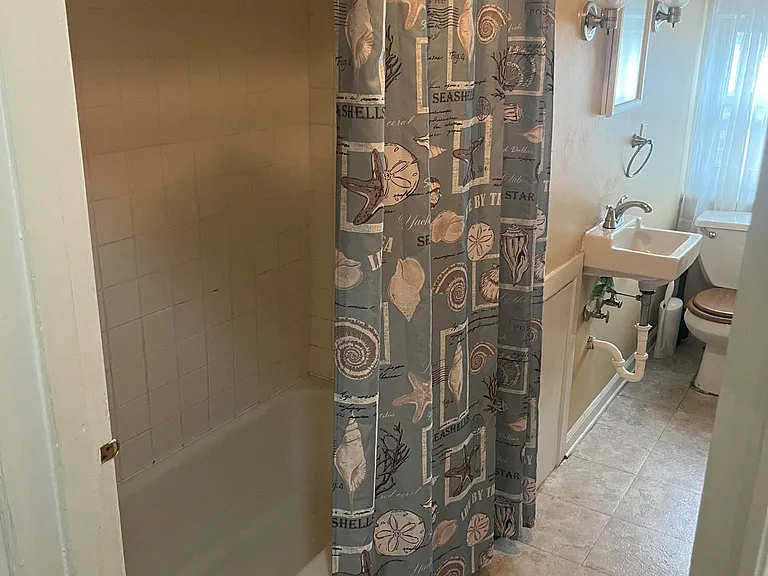638 5th Ave #4 — Photo 5