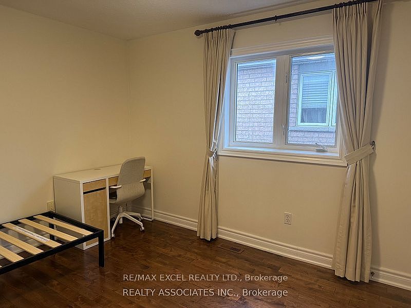 Toronto House for rent - 4 Bedrooms — photo 13