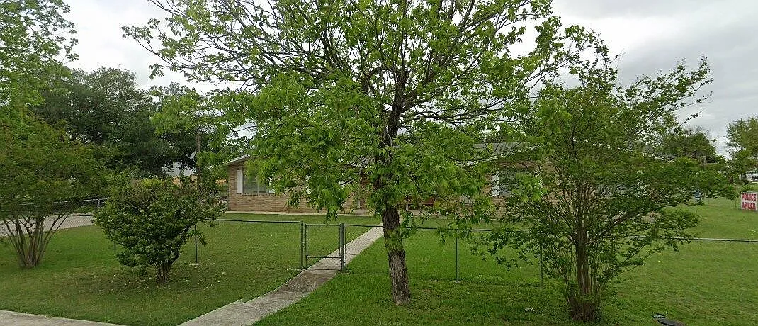 4 bed, 2120 sqft, $1,700 — Photo 2