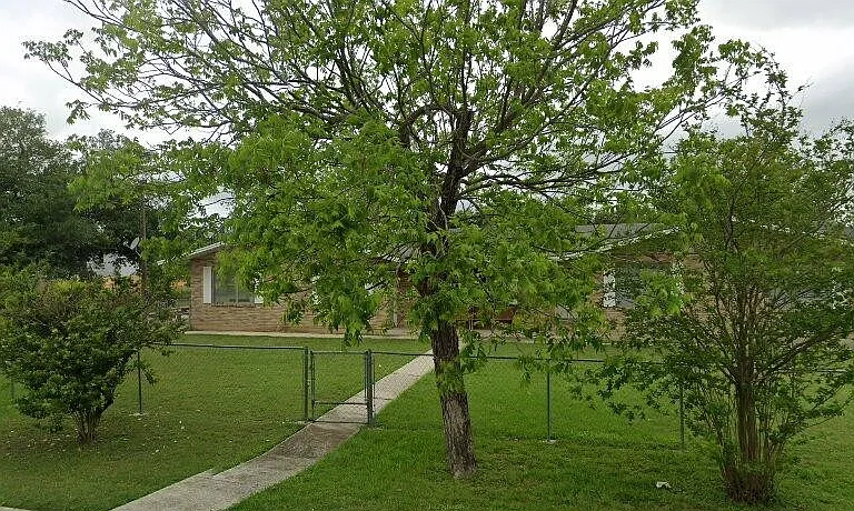 110 W Martindale St — Photo 2