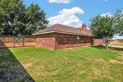4th image of 3708 Edgemont Dr