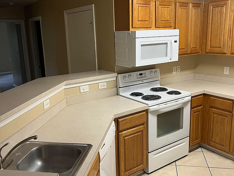 9749 Campus Walk Ln #H — Photo 6