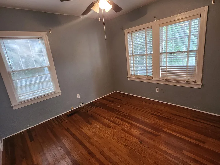 110 Barbara St — Photo 13