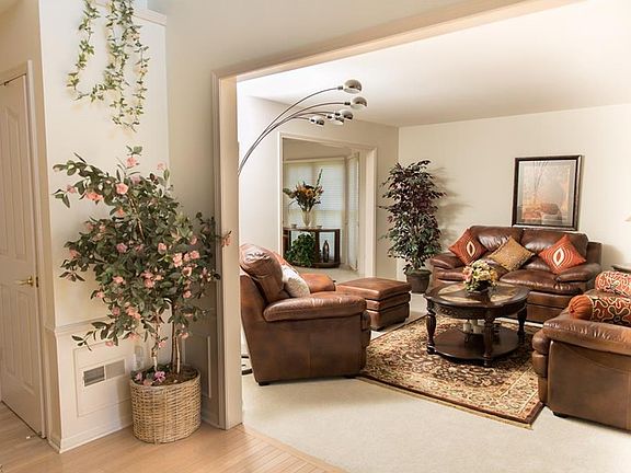2nd image of 3074 Bierce Cir