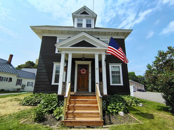 47 High Street, Houlton, ME 04730