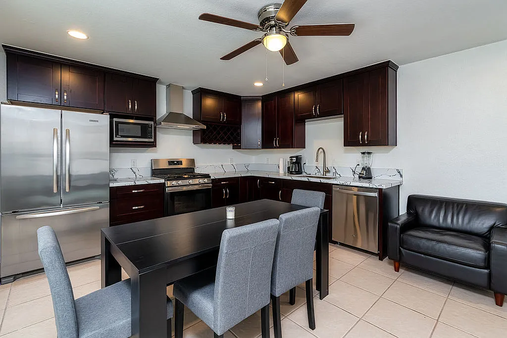 134 Tropicana Dr — Photo 1