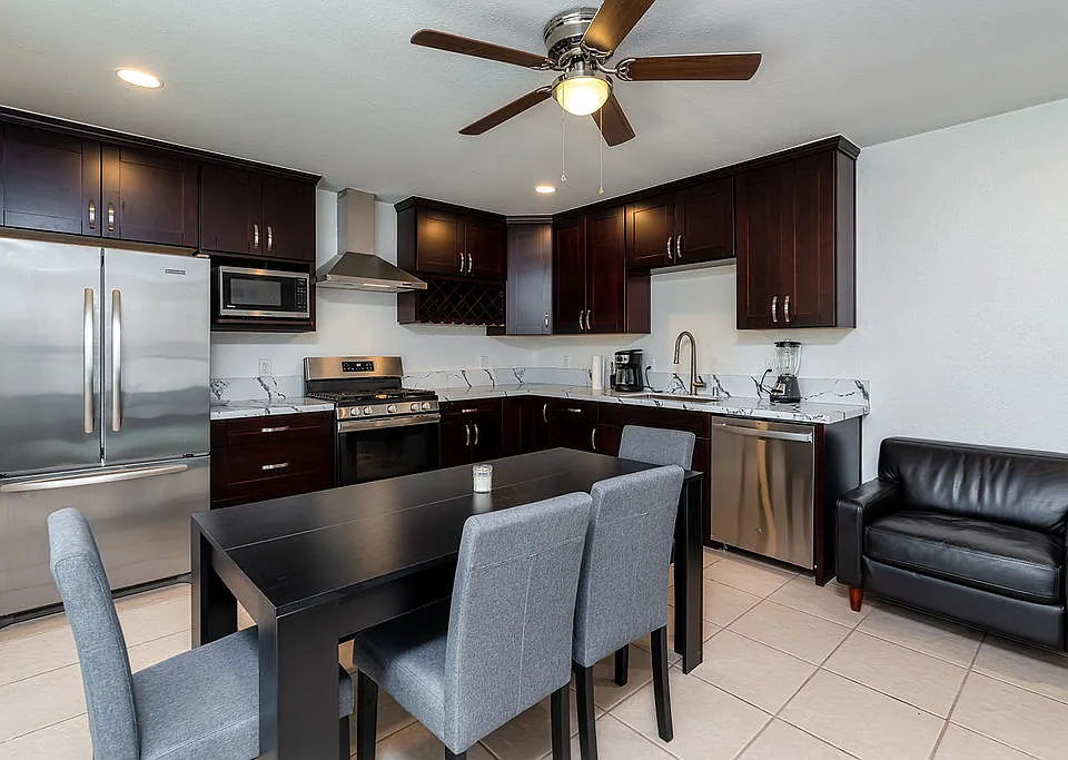 134 Tropicana Dr #3