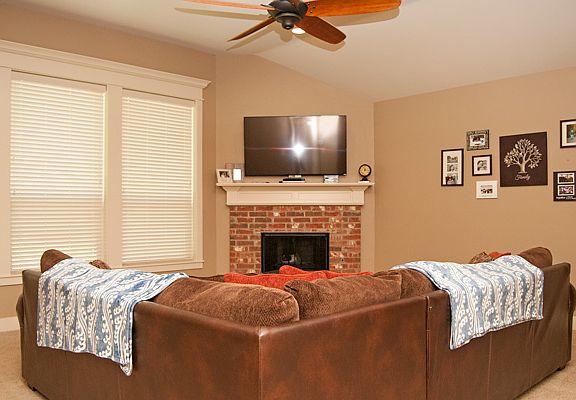3rd image of 123 Labrador Ln