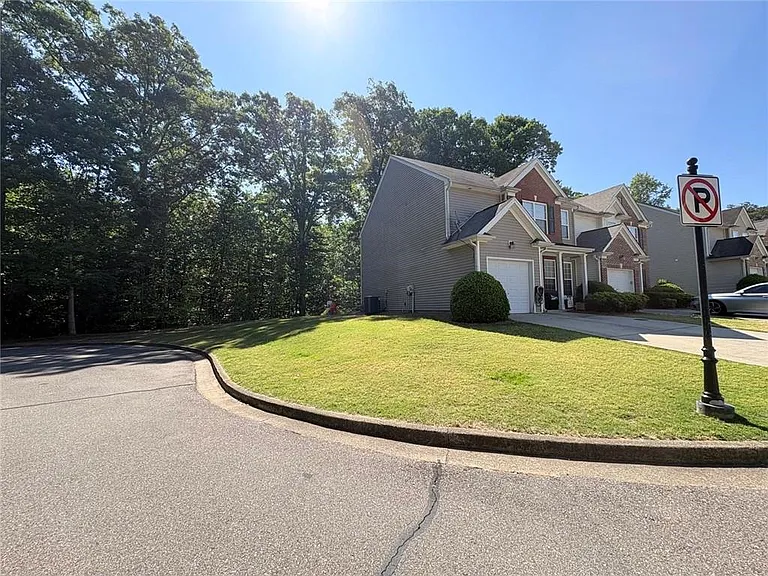 3082 Kentmere Dr — Photo 23