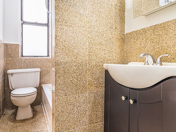 5th image of 341 W 45th St APT 511