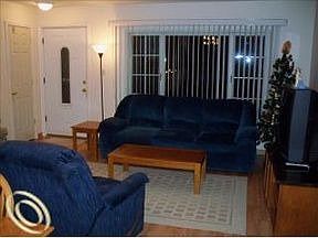 3rd image of 658 Van Lawn St