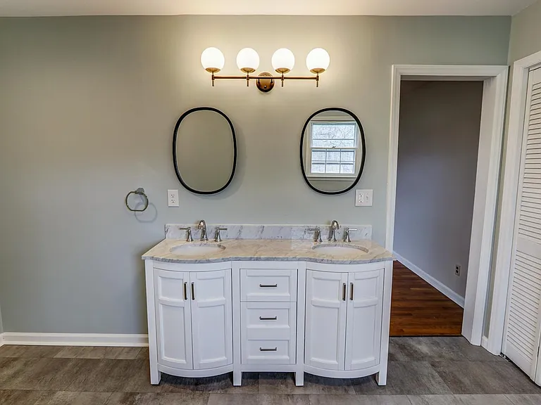 4295 Everett Rd — Photo 11