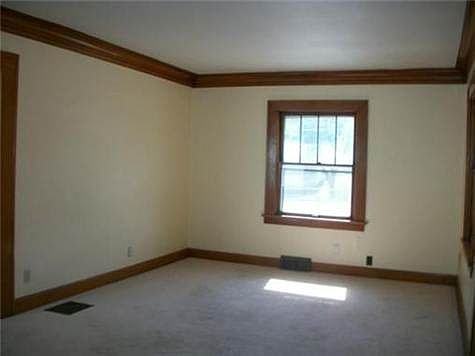 4th image of 2605 E 73rd St