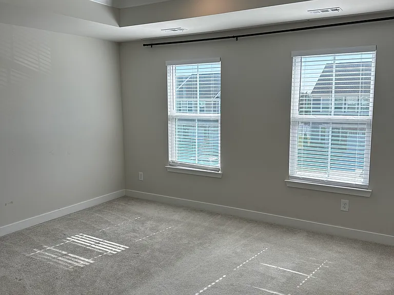 221 Pryor Dr — Photo 12