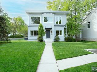 285 Riveredge Rd, Tenafly, NJ 07670