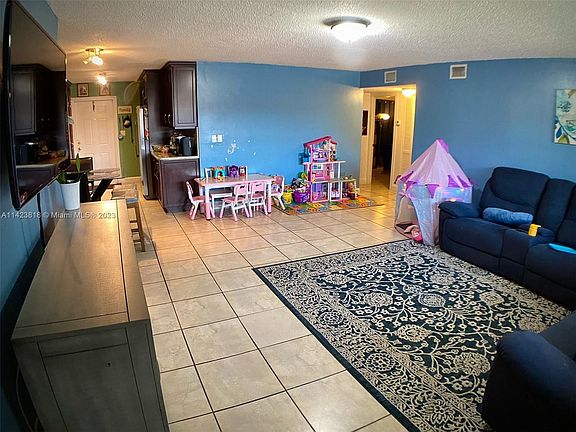5th image of 850 E Commercial Blvd APT 130D