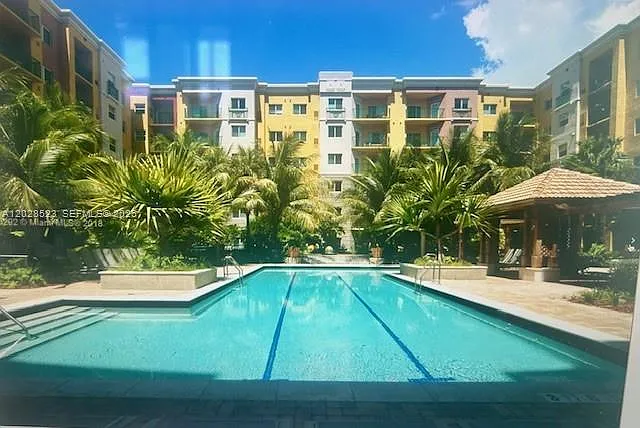 Valencia Condo — Photo 2