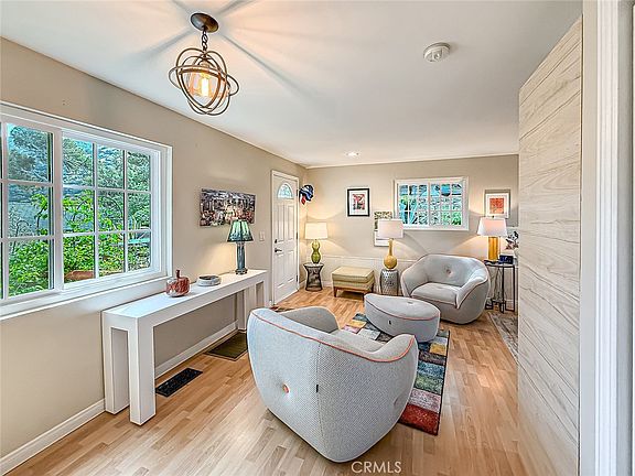 5th image of 1059 Alta Vista Rd